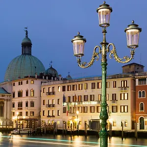 Carlton On The Grand Canal Benátky